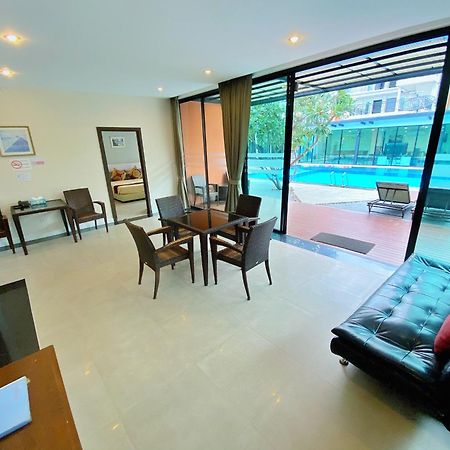 Villa Navin Jomtien Beach Buitenkant foto