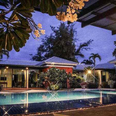 Villa Navin Jomtien Beach Buitenkant foto