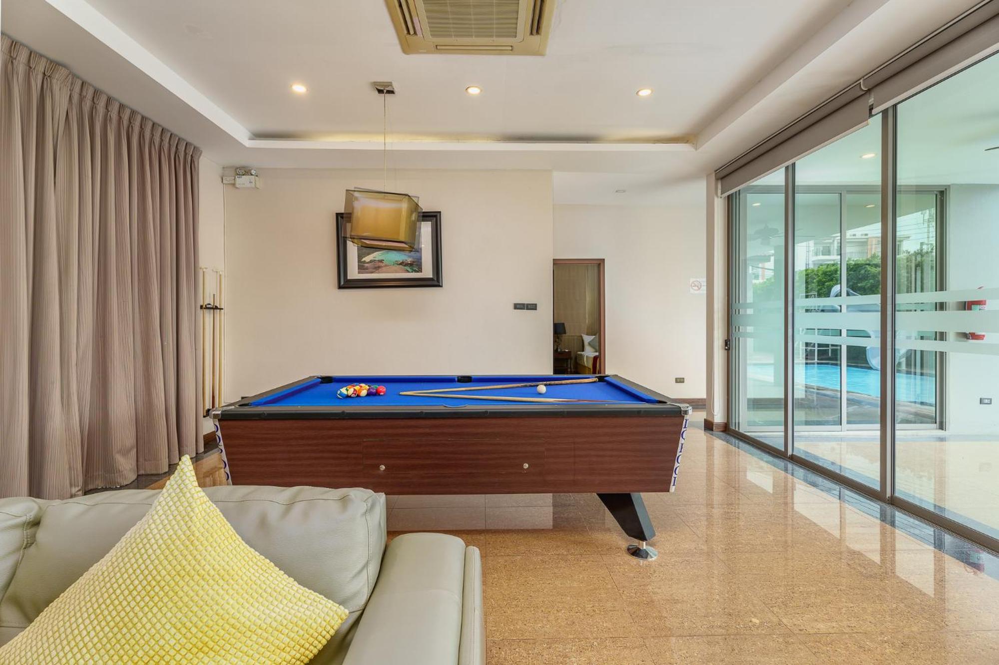 Villa Navin Jomtien Beach Buitenkant foto