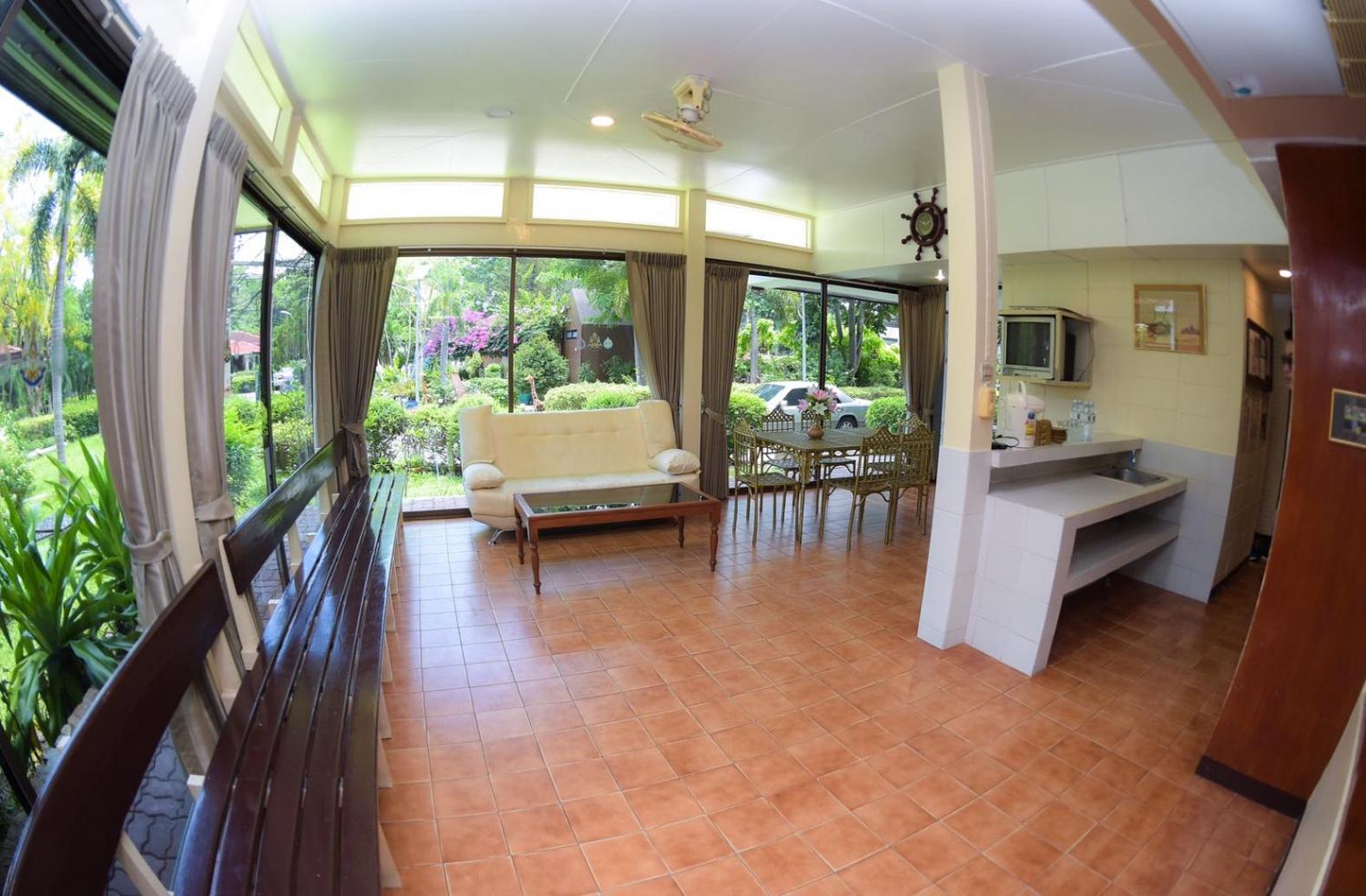 Villa Navin Jomtien Beach Buitenkant foto