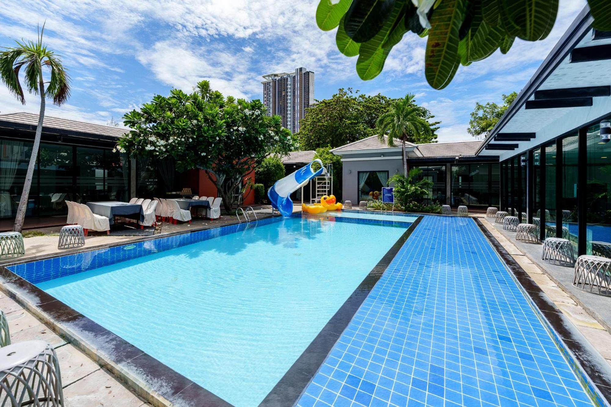Villa Navin Jomtien Beach Buitenkant foto