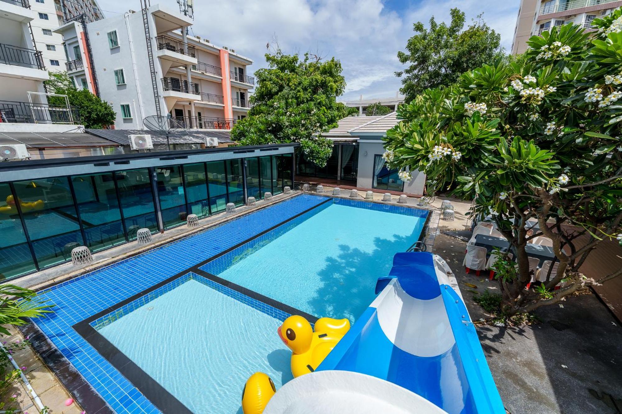 Villa Navin Jomtien Beach Buitenkant foto