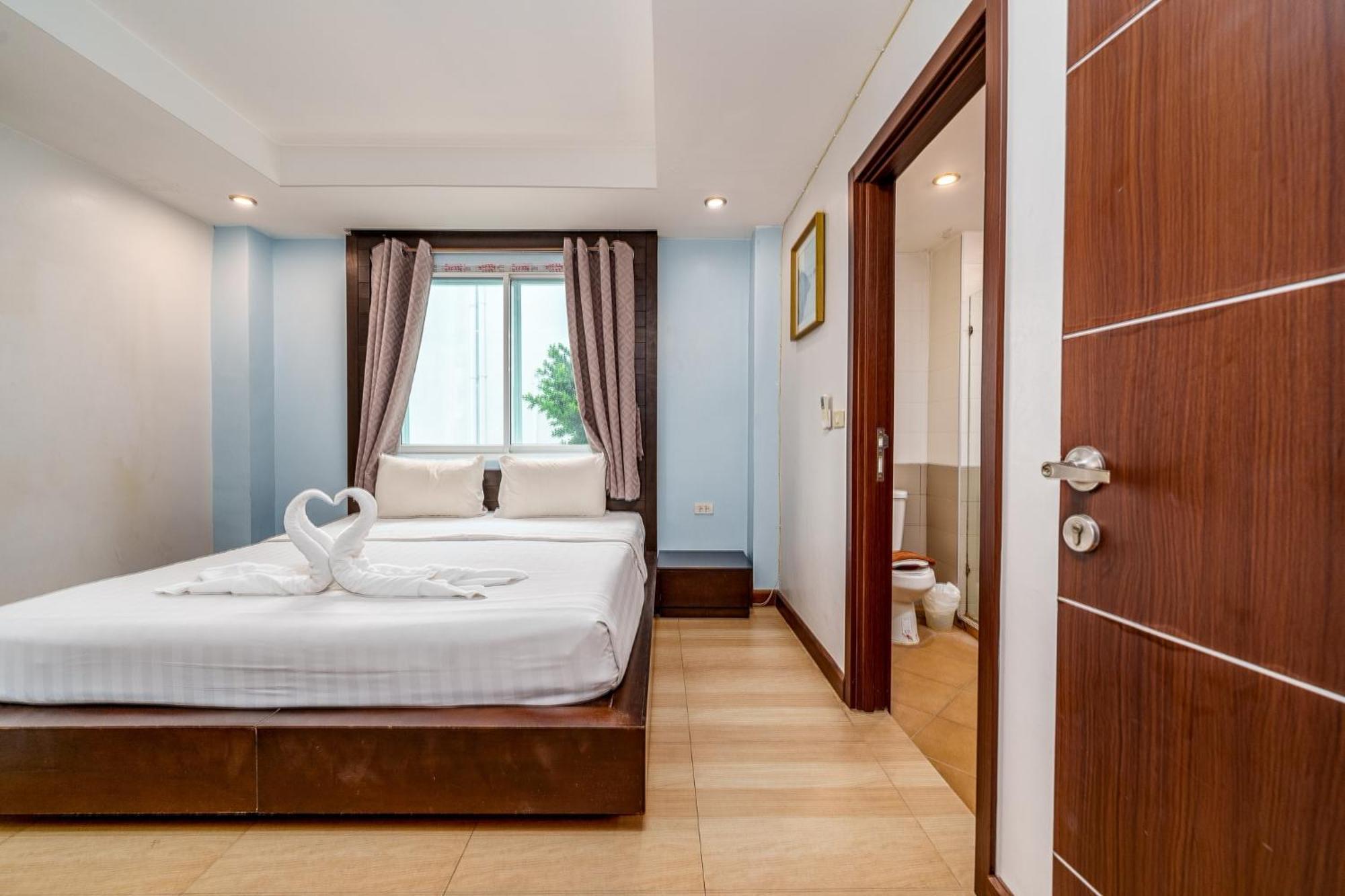 Villa Navin Jomtien Beach Buitenkant foto