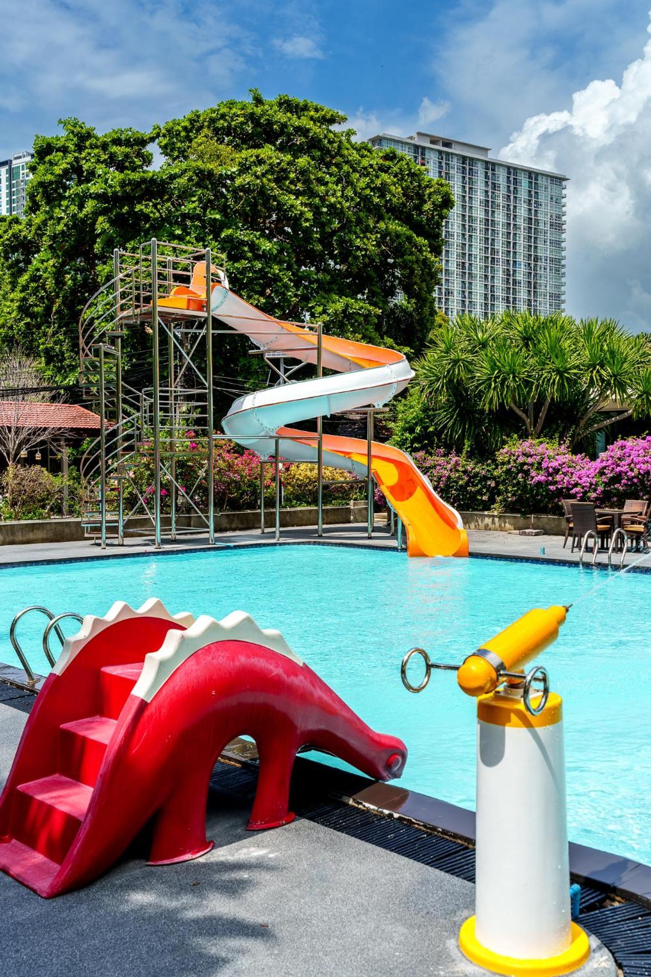Villa Navin Jomtien Beach Buitenkant foto