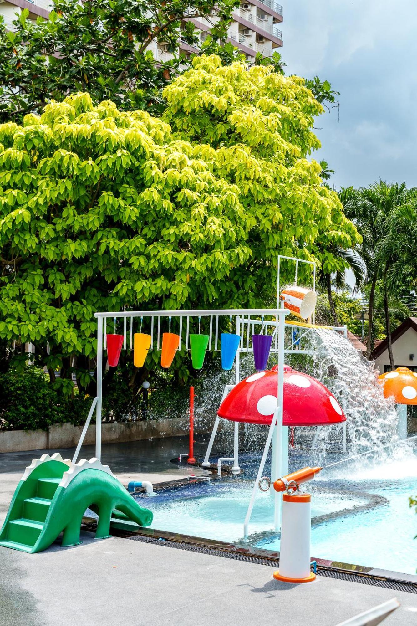Villa Navin Jomtien Beach Buitenkant foto