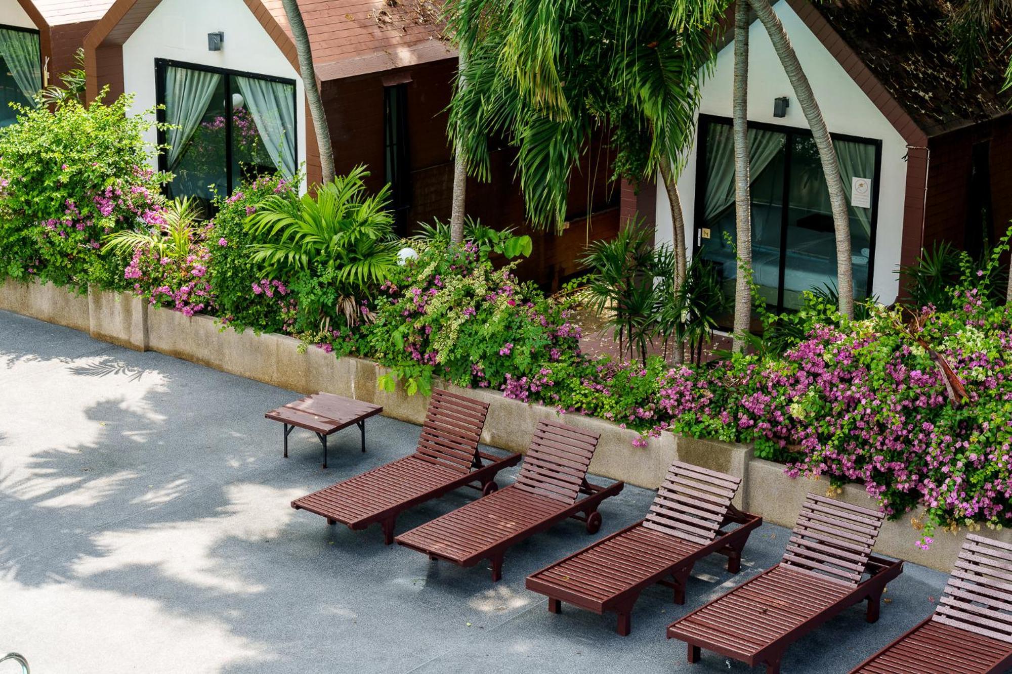 Villa Navin Jomtien Beach Buitenkant foto