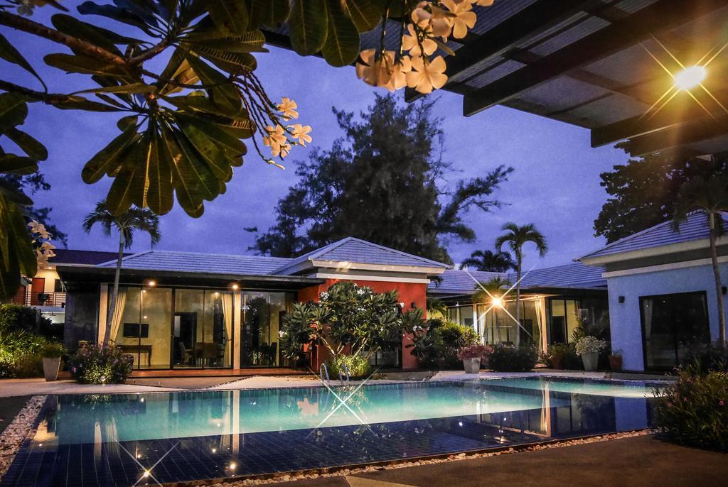 Villa Navin Jomtien Beach Buitenkant foto